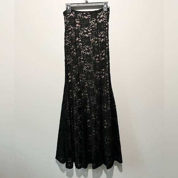SEQUIN HEARTS-NWT Dress Maxi Skirt Black/Nude Size 7 - Picture 1 of 3